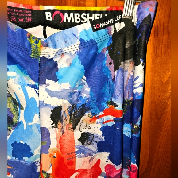 Bombsheller Watercolor Pattern Leggings - Picture 3 of 4